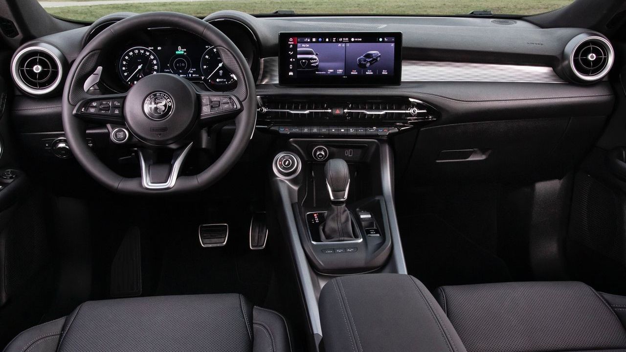 Alfa Romeo Tonale PHEV - interior