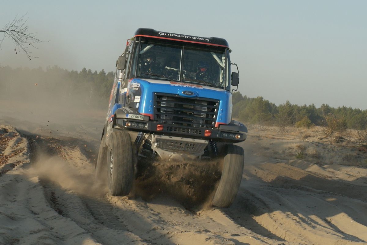 Albert Llovera: «El objetivo en este Dakar es llegar a meta, pero no a cincuenta horas»