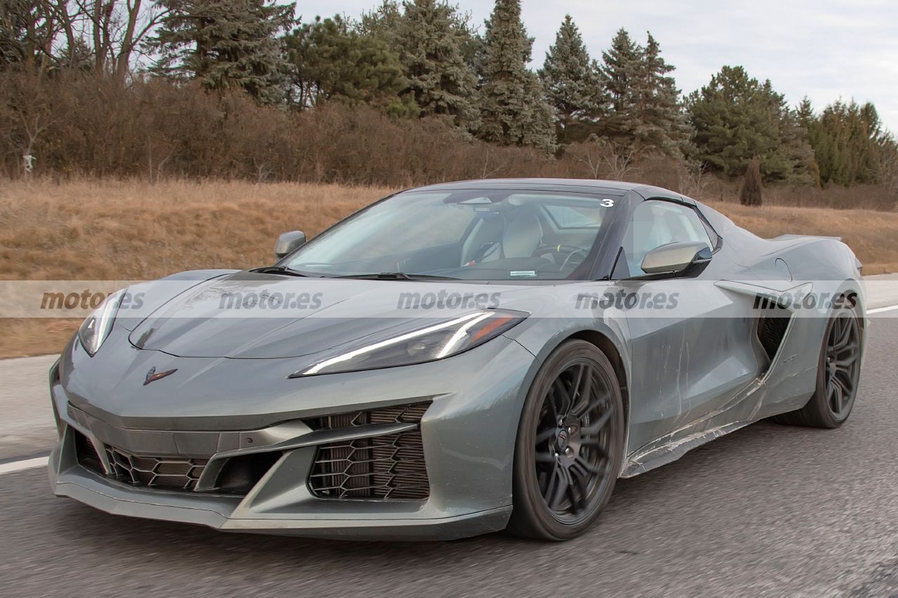 El Chevrolet Corvette Convertible también será híbrido, fotos espía del E-Ray Cabrio destapado