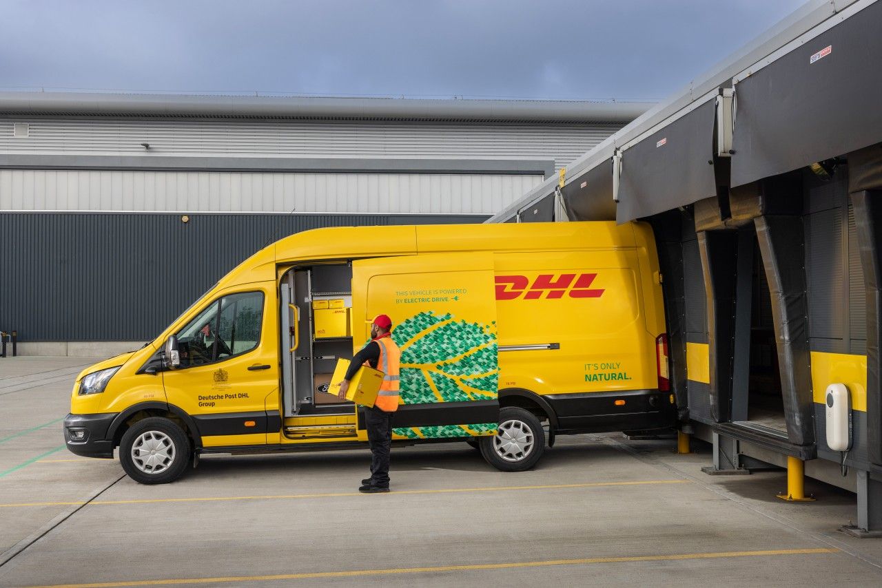 Ford proporcionará a DHL sus furgonetas eléctricas, y la historia nos suena de algo