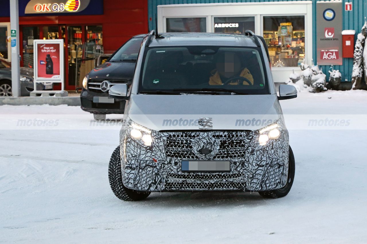 El Mercedes Clase V Facelift 2023 es cazado en fotos espía en las pruebas de invierno