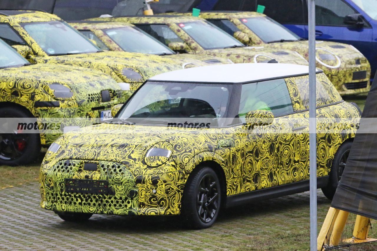 El nuevo MINI Cooper 2024 da el salto a la fase de prototipo de producción en estas fotos espía