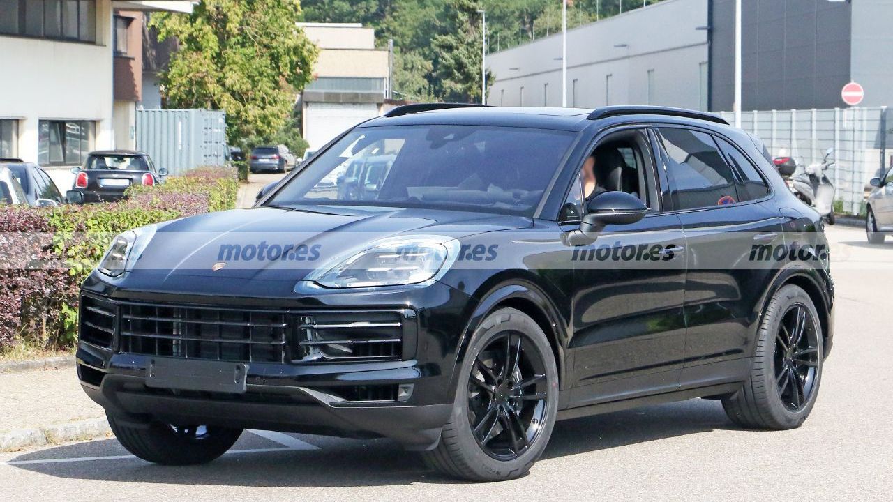 Porsche Cayenne 2023 - foto espía