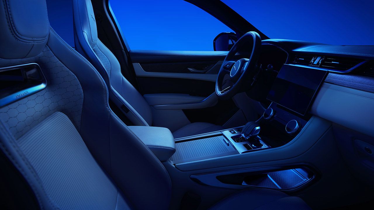 Jaguar F-Pace P400e 2023 - interior