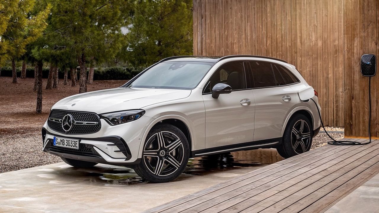 Un SUV diésel con 127 km de autonomía eléctrica: El nuevo Mercedes GLC 300 de 4MATIC ya tiene precio en España