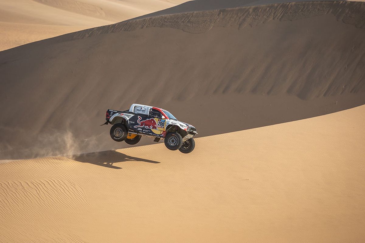 Toyota presenta su proyecto para el Dakar 2023: ¡Nasser Al-Attiyah busca su quinto 'Touareg'