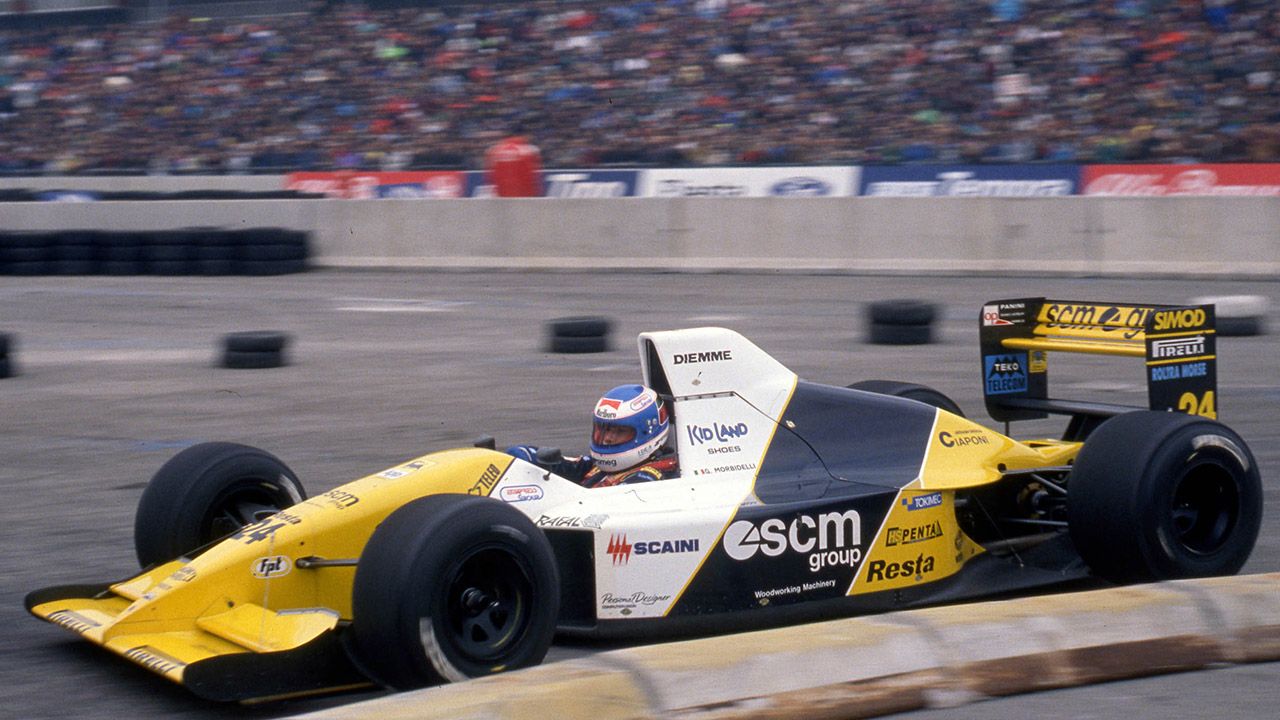 El Minardi M190 con Gianni Morbidelli, vencedores en 1990