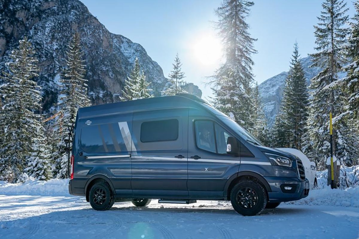 Carado estrena su primera autocaravana 4x4, la Ford Transit conquista las Camper