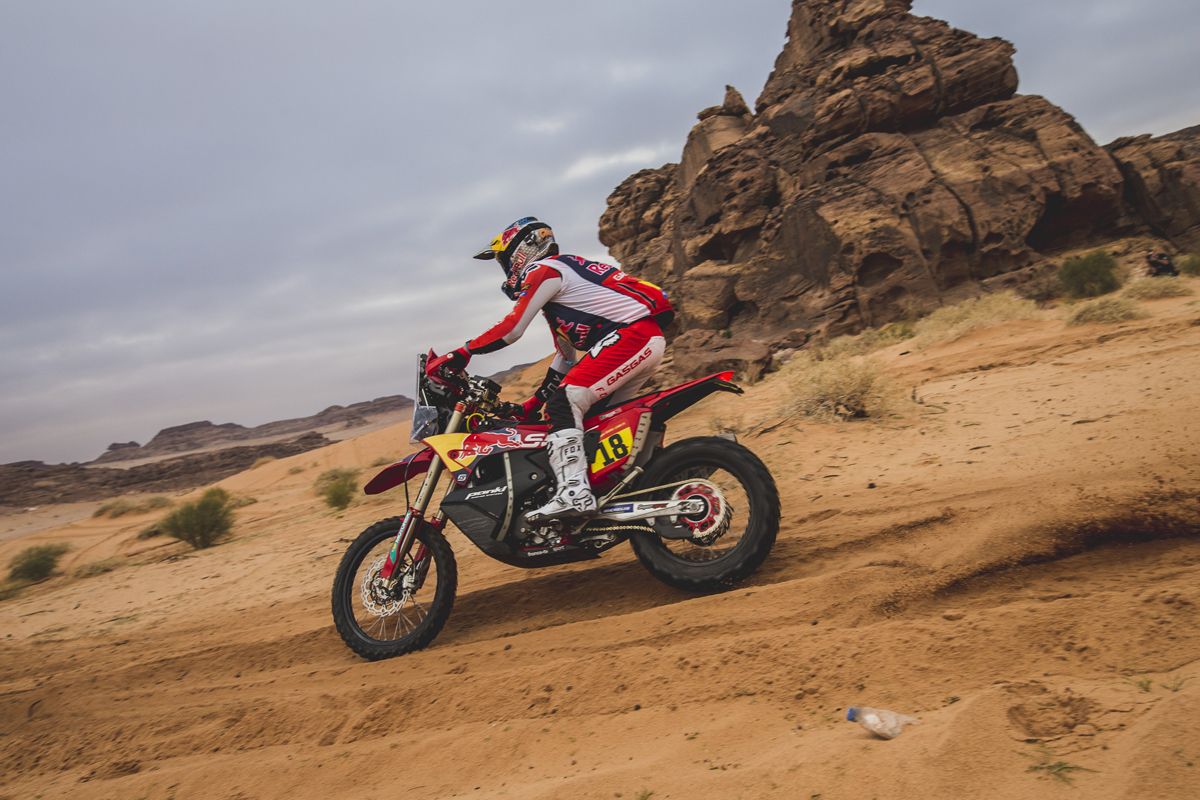 Daniel Sanders hoy no levanta y se anota la tercera etapa del Dakar en motos