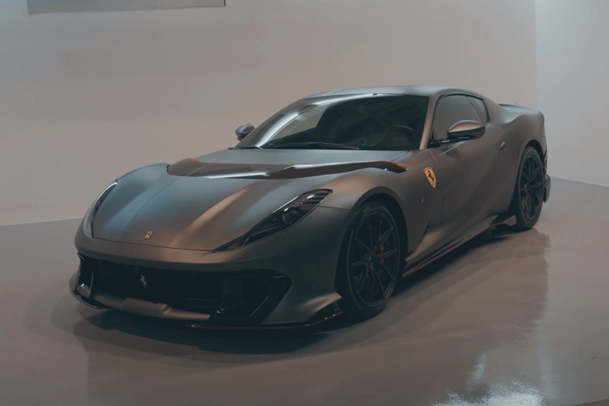 Así es el Ferrari 812 Competizione de Carlos Sainz que todo amante de los deportivos quiere tener