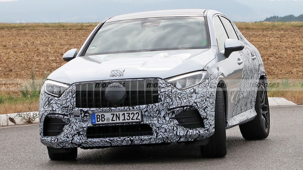 Mercedes-AMG GLC 43 Coupé 2024 - foto espía frontal