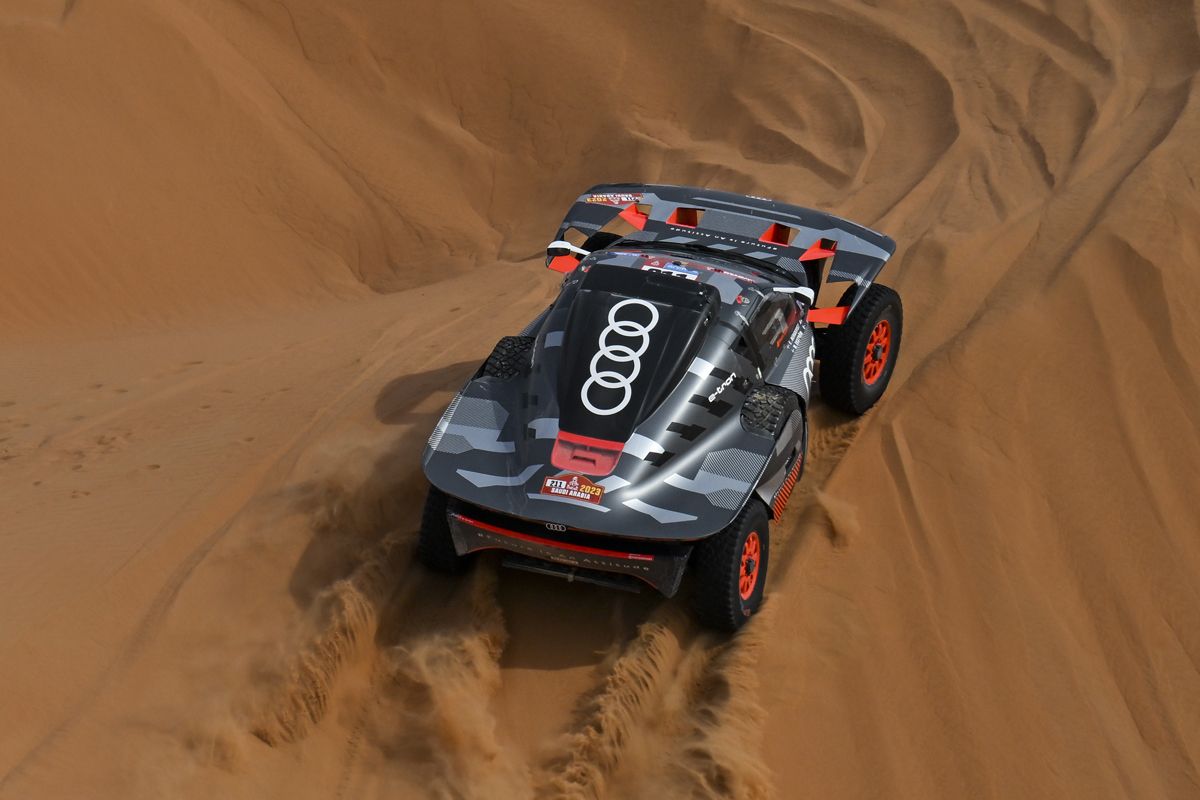 Las motos dan emoción a la Etapa 12 del Dakar, ya que Sébastien Loeb no da tregua