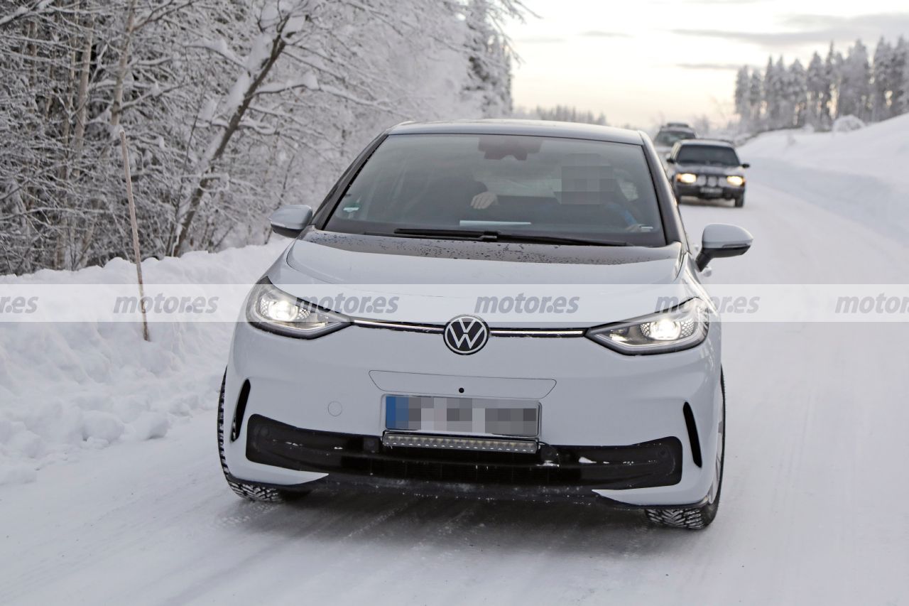 El esperado Volkswagen ID.3 Facelift se deja ver en las pruebas de invierno a unas semanas de su debut