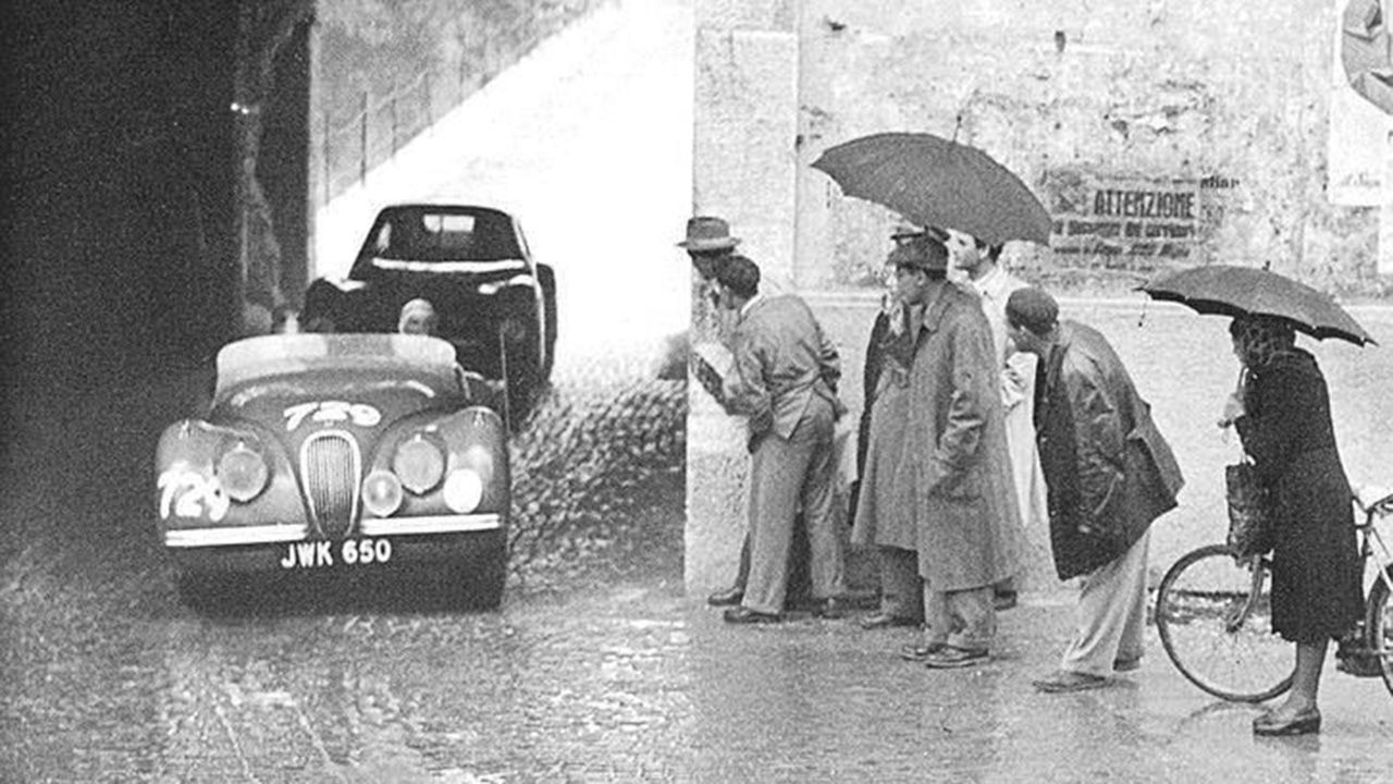 Con el Jaguar XK120 en la Mille Miglia de 1950