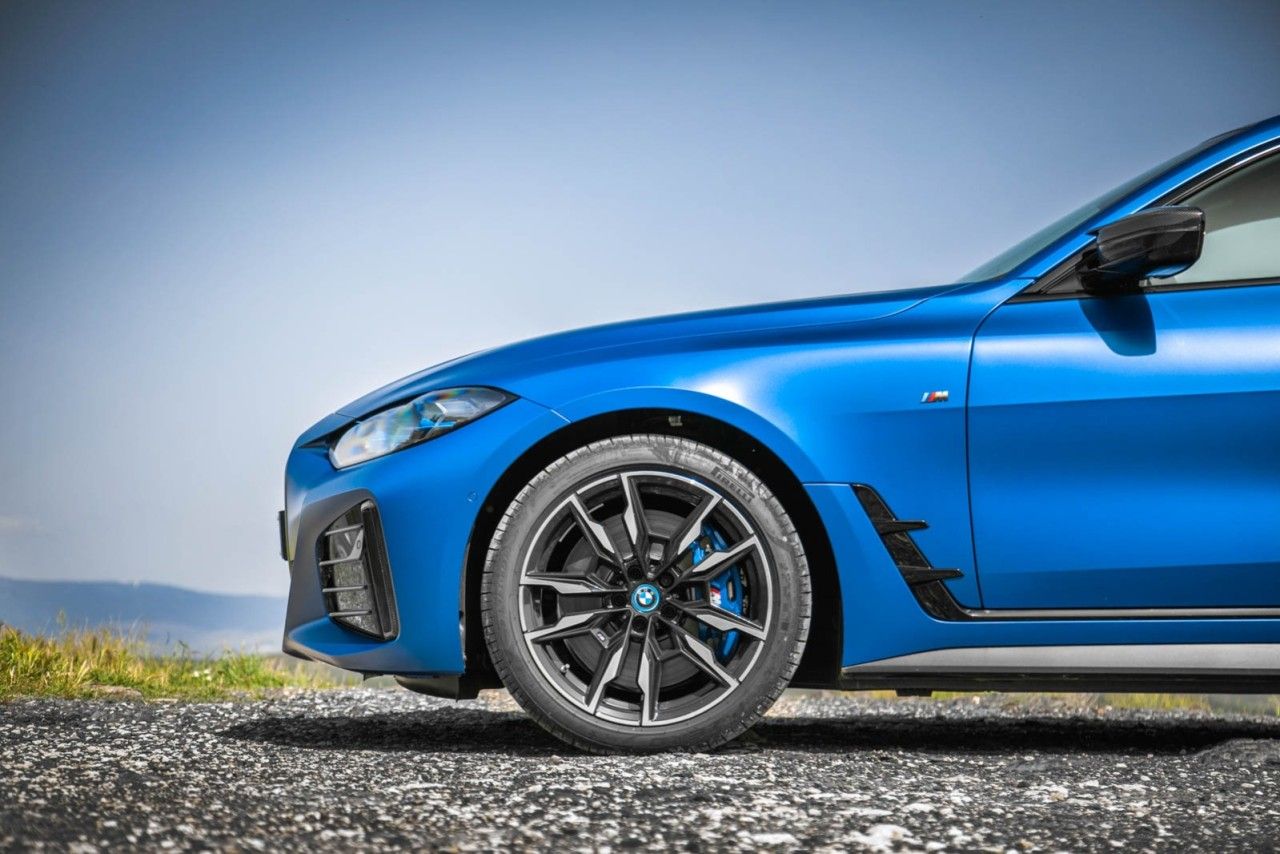 El BMW i4 M50 comparte un detalle clave con el Polestar 2 BST edition 270