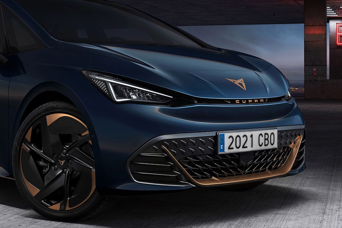 El CUPRA Born estrena 2023 con nuevos equipamientos y está disponible con entrega inmediata