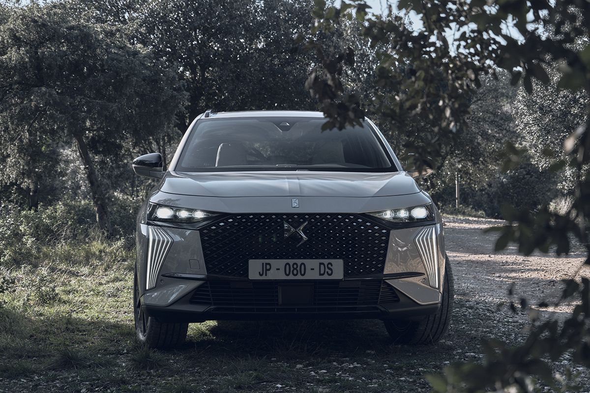 DS 7 ESPRIT DE VOYAGE. el lujoso SUV francés estrena una edición especial cargada de deportividad