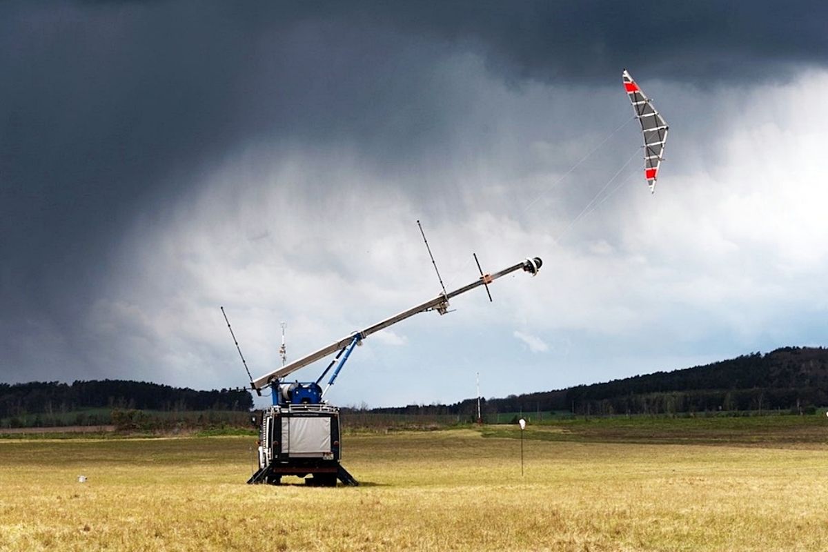 EnerKíte: la revolución en la energía eólica que utiliza una cometa y cabe en un contenedor