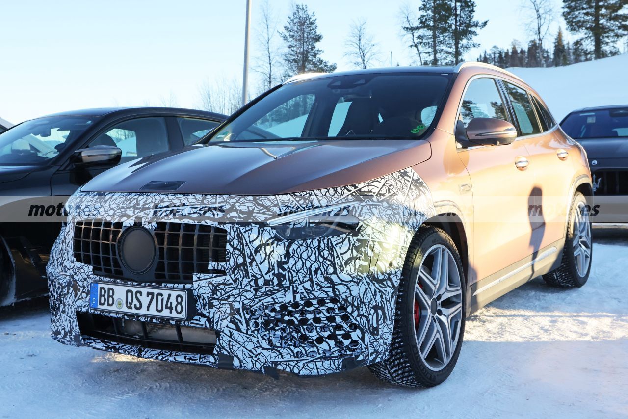 El facelift del Mercedes GLA más potente se deja ver por primera vez con mejoras muy discretas