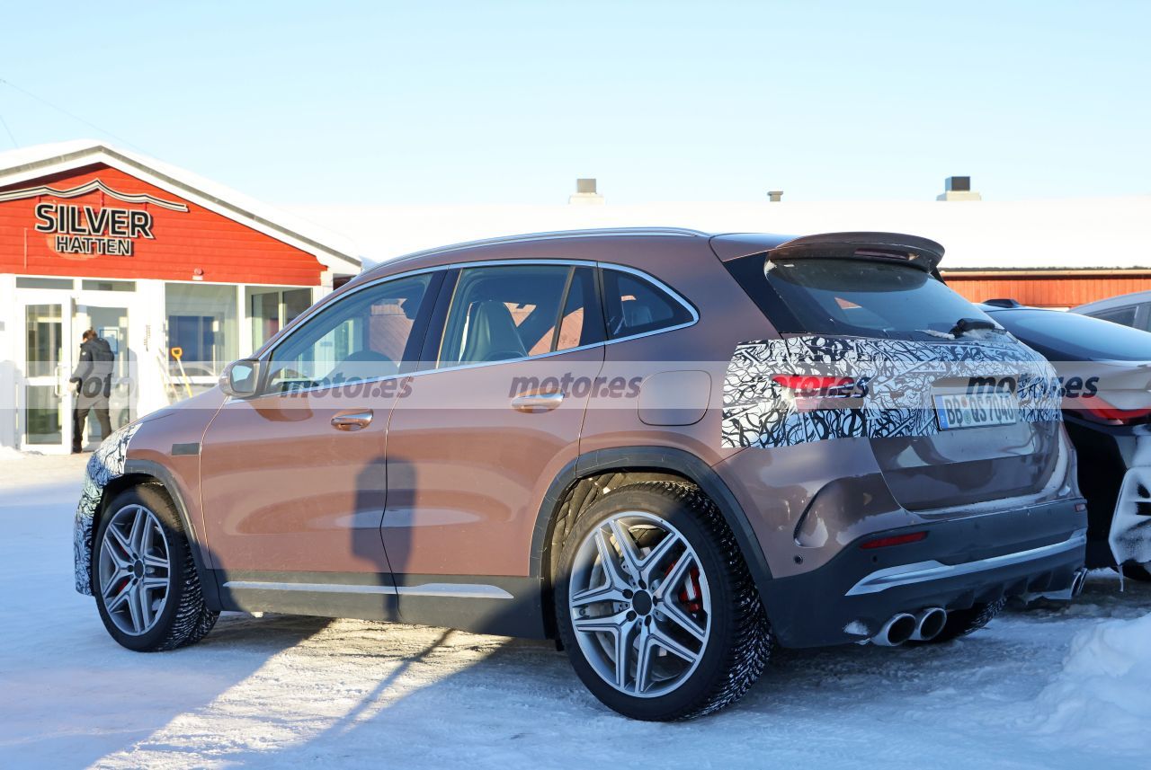 Fotos espía Mercedes-AMG GLA 45 S Facelift 2023