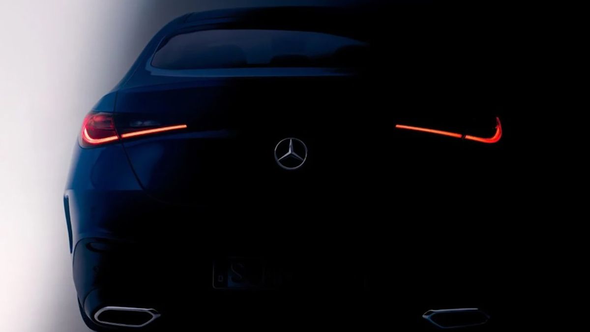 El nuevo Mercedes GLC Coupé 2023 muestra por primera vez su trasera, y confirma su fecha de presentación