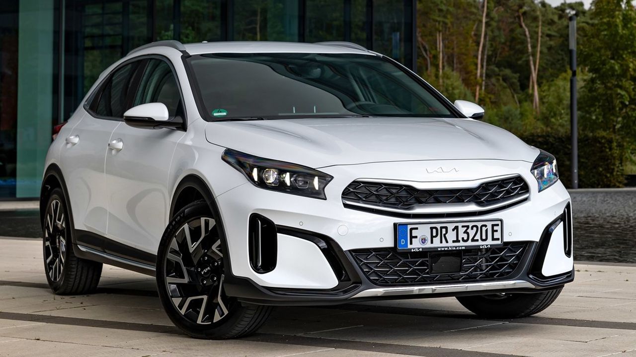 La versión más eficiente del KIA XCeed tiene etiqueta 0 Emisiones, mucho equipamiento y 3.500 euros de descuento