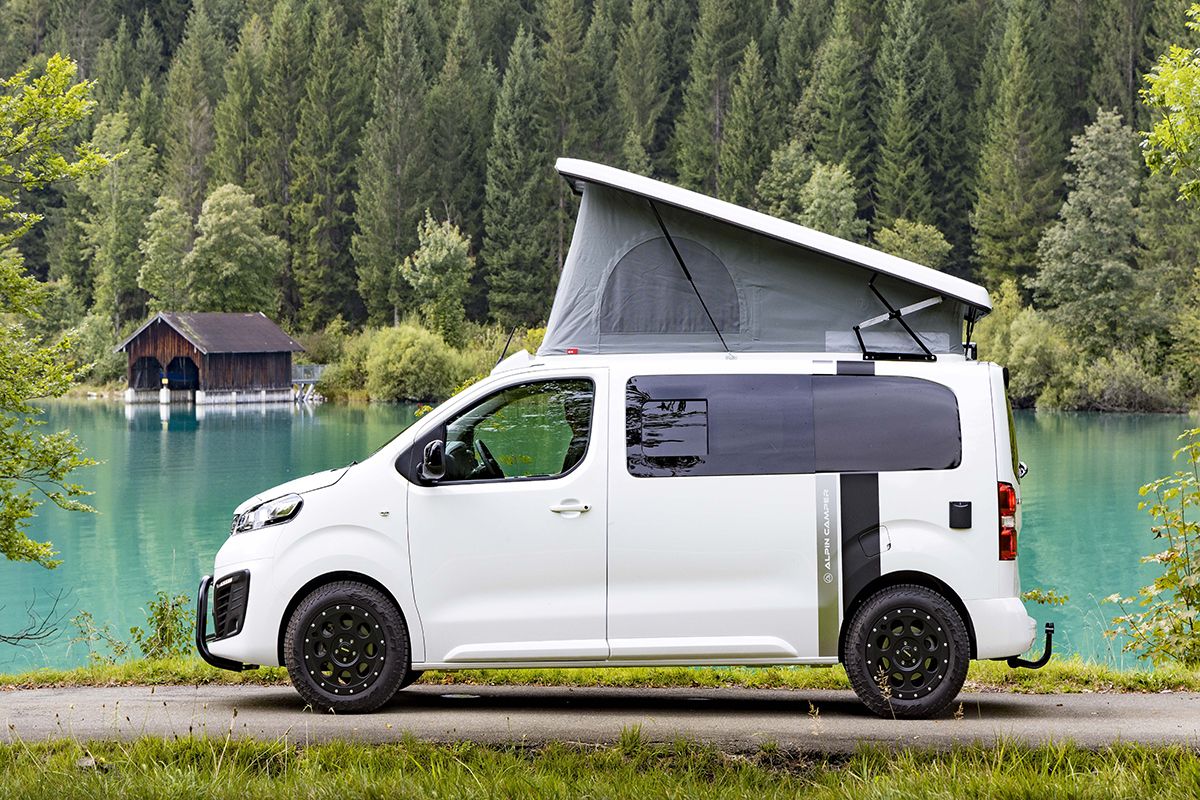 Alpincamper presenta dos atractivas propuestas sobre la Opel Vivaro para recorrer Europa