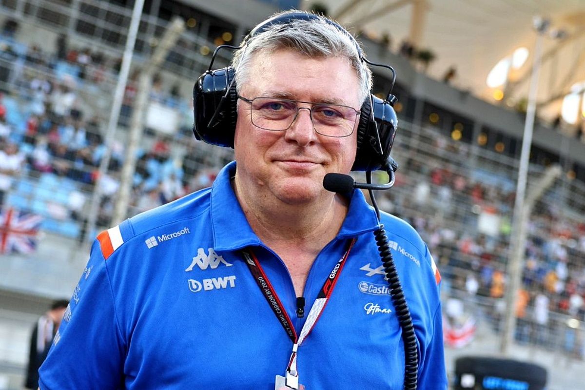 Otmar Szafnauer duda de que Fernando Alonso pueda mantener el ritmo de la Fórmula 1: «La edad nos alcanza a todos»