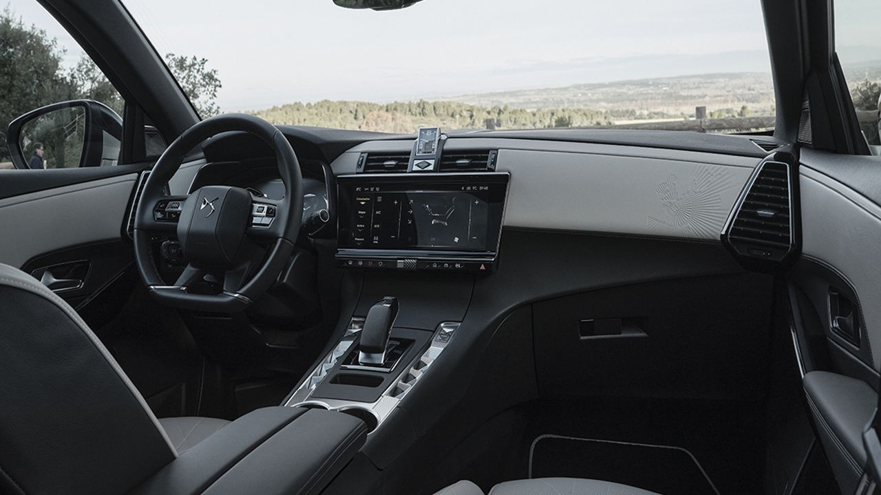 DS 7 Esprit de Voyage - interior