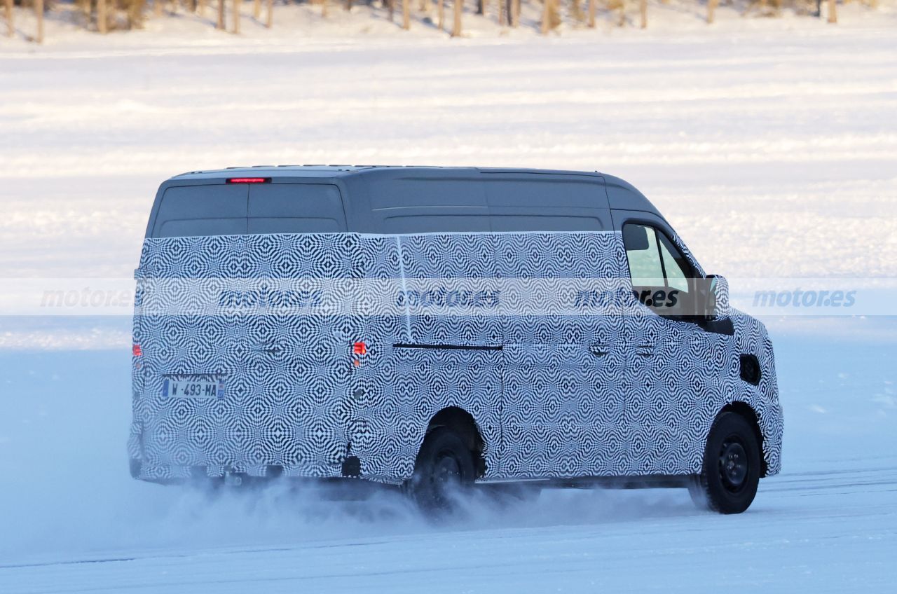 Fotos espía Renault Master E-Tech Electric 2024