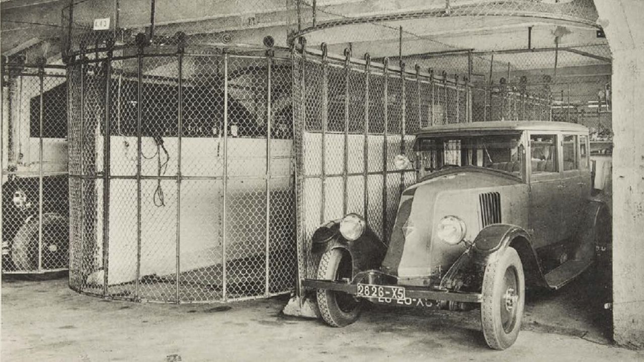 Una de las plazas de aparcamiento del Garage Banville