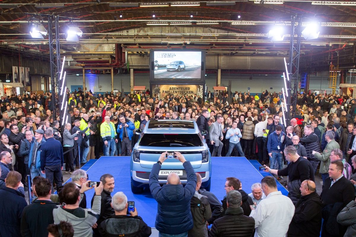 Ford lo admite: la industria tiene miedo a no poder fabricar suficientes baterías para coches eléctricos