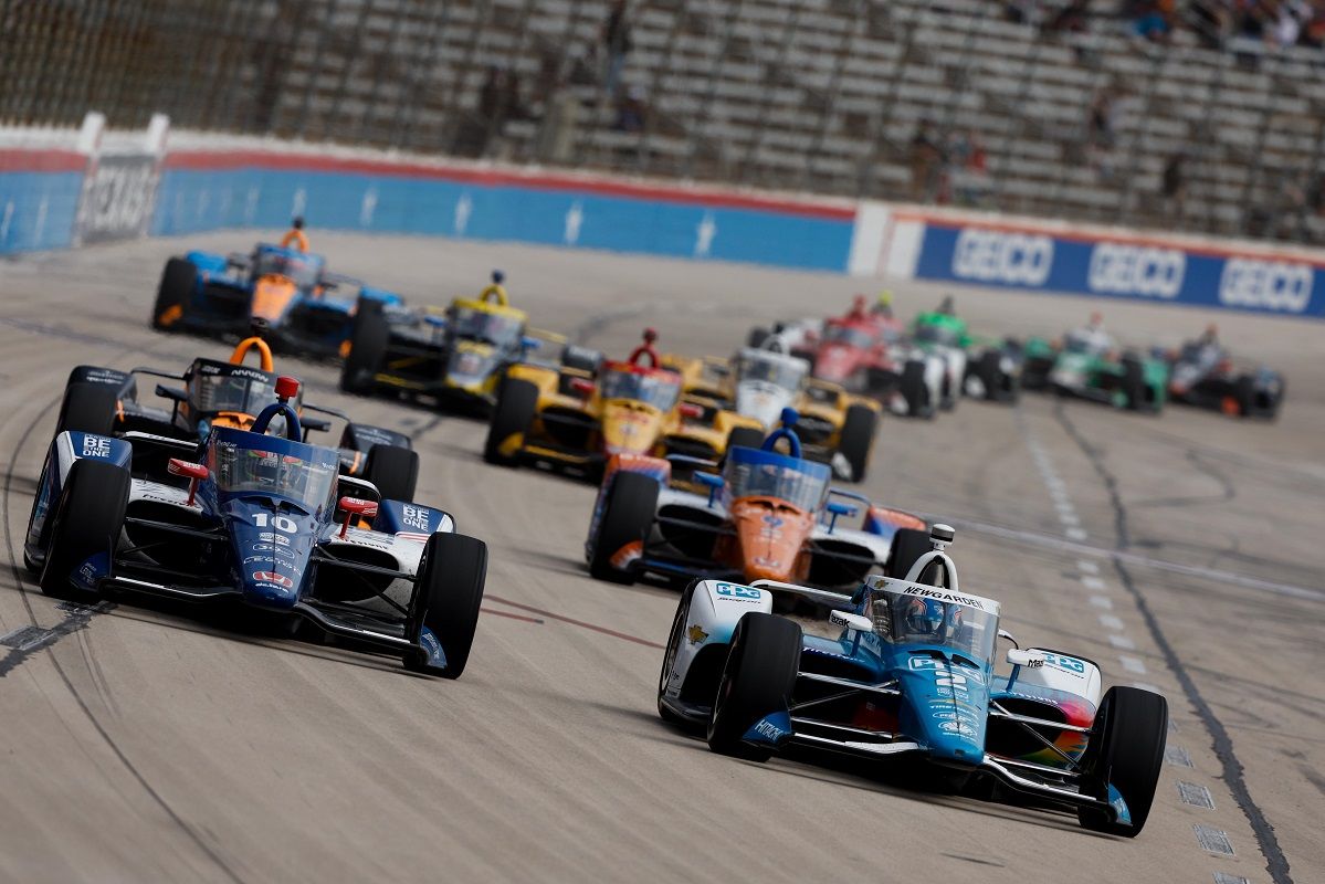 Josef Newgarden triunfa en Texas y Alex Palou coquetea con la gloria en un show grandioso