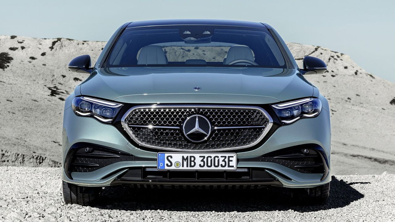 Mercedes Clase E 2023 - frontal