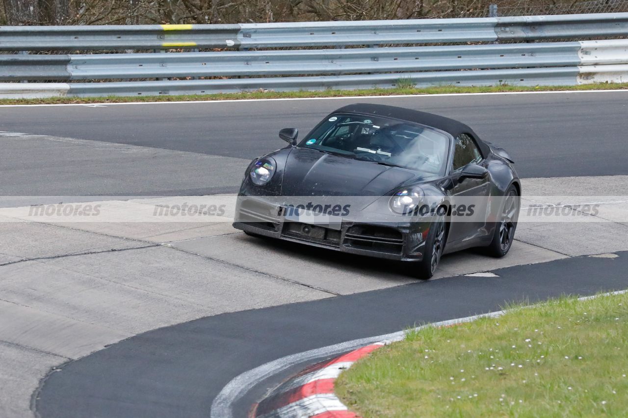 El Porsche 911 Cabrio Facelift estrena la temporada de pruebas en Nürburgring con novedades en su imagen