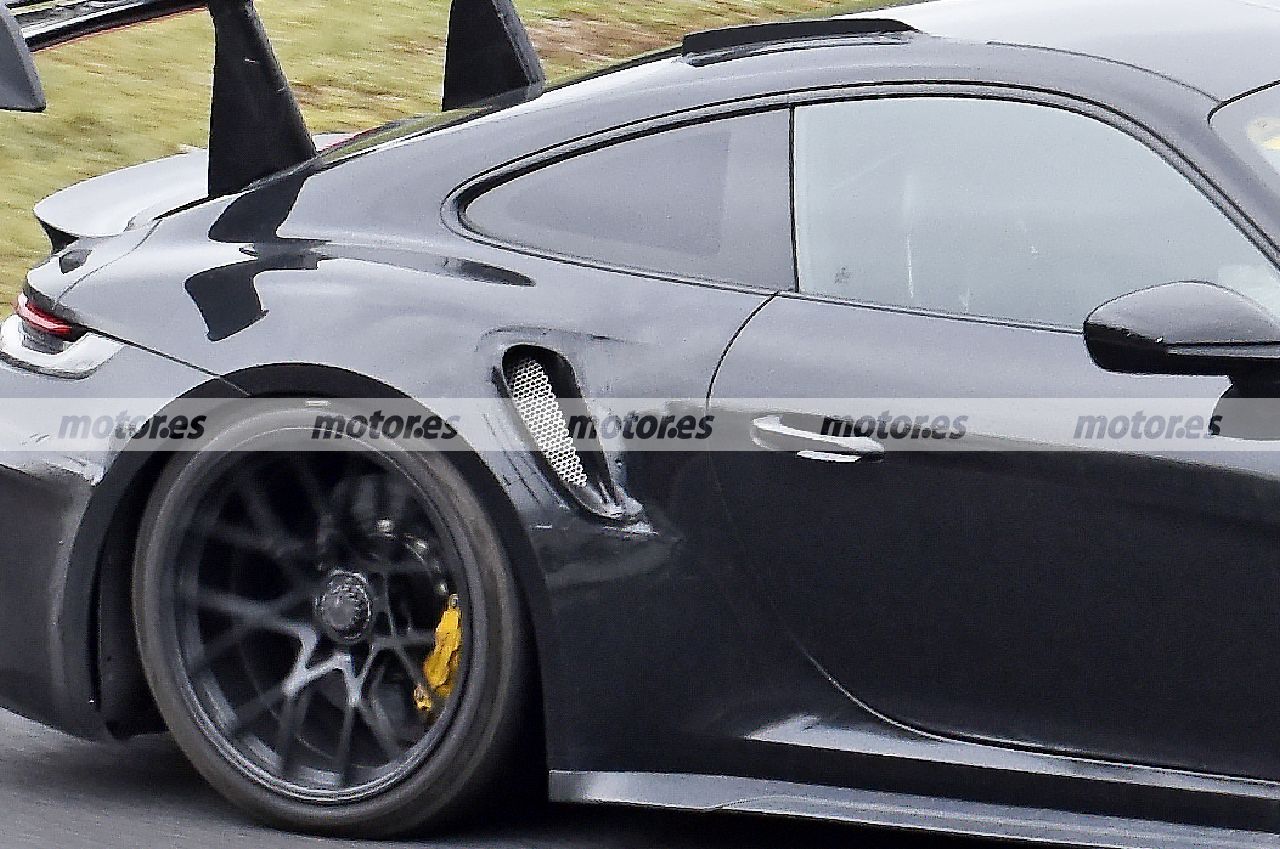 Fotos espía mula del nuevo Porsche 911 GT2 RS 2025