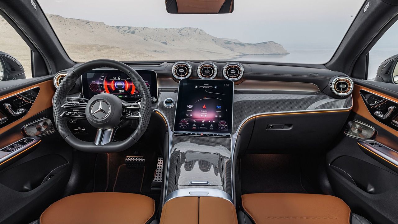 Mercedes GLC Coupé 2023 - interior