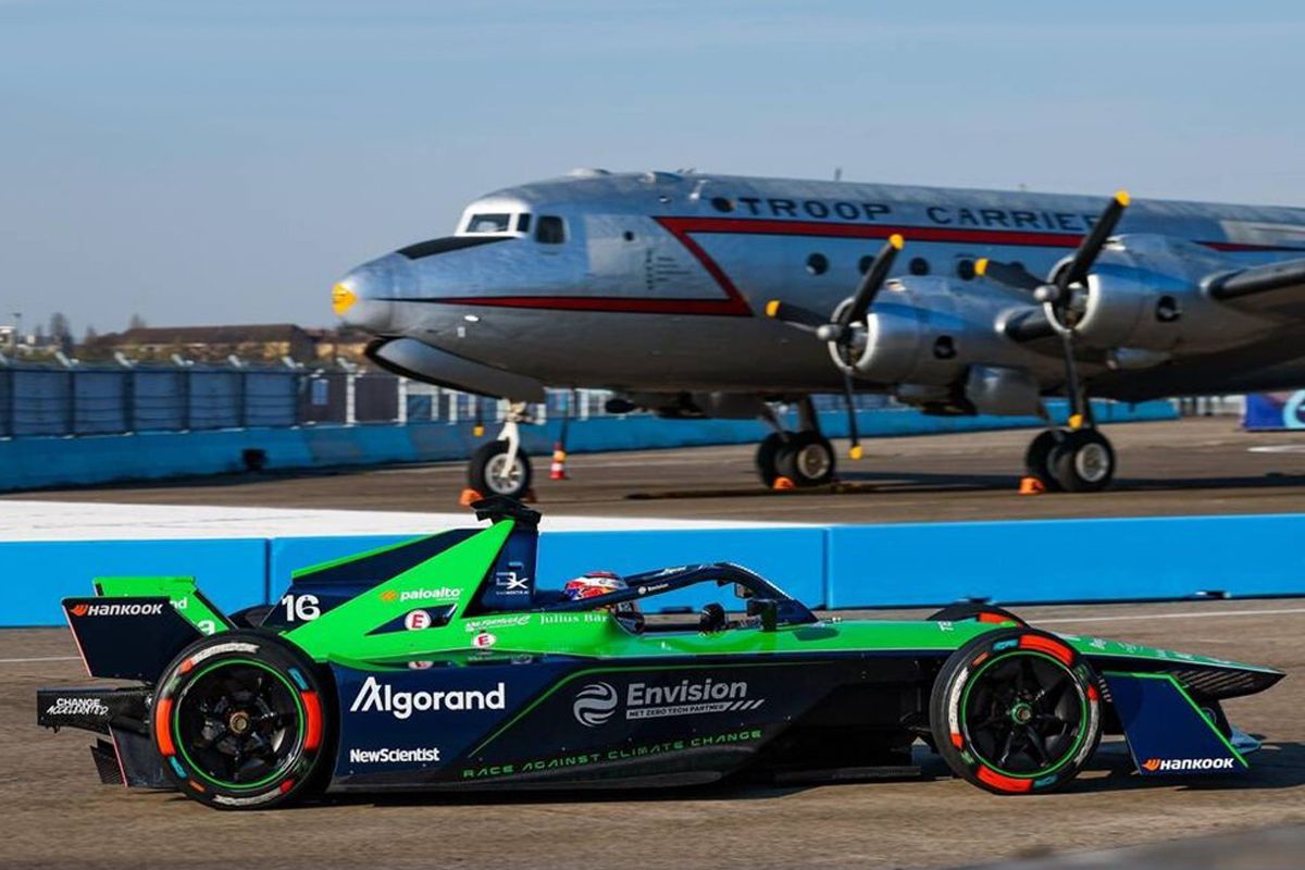 Sébastien Buemi se lleva la pole del sábado en el ePrix de Berlín en un recital de Jaguar