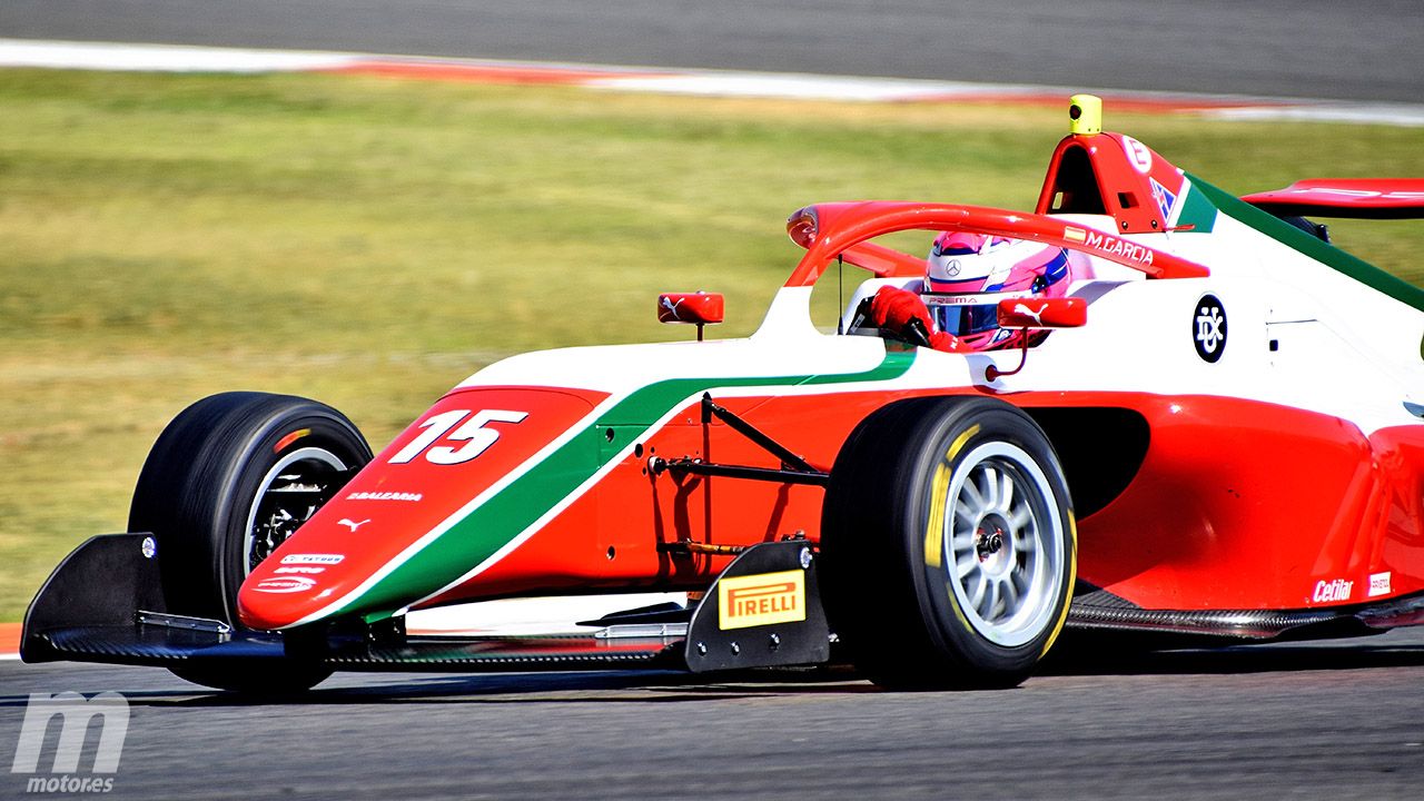 Marta García en la F1 Academy en Cheste