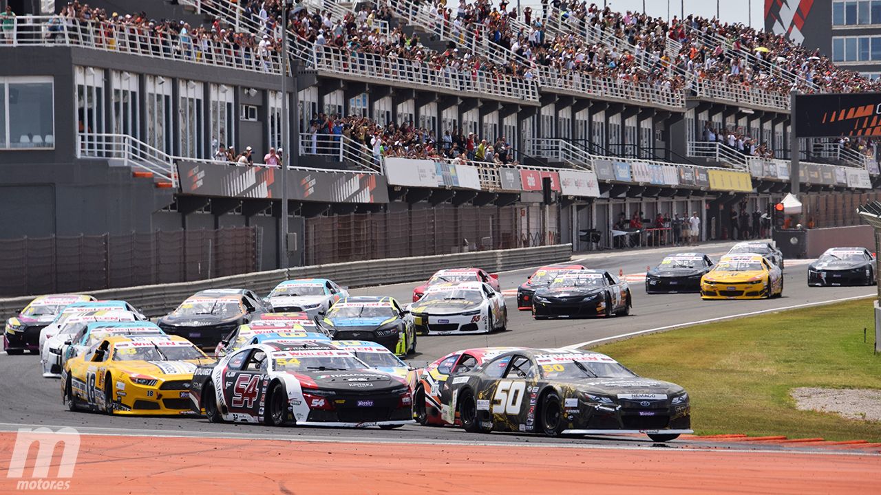 EuroNASCAR 2023 en Valencia, Hezemans, Lasserre y Tziortzis triunfan en el décimo aniversario