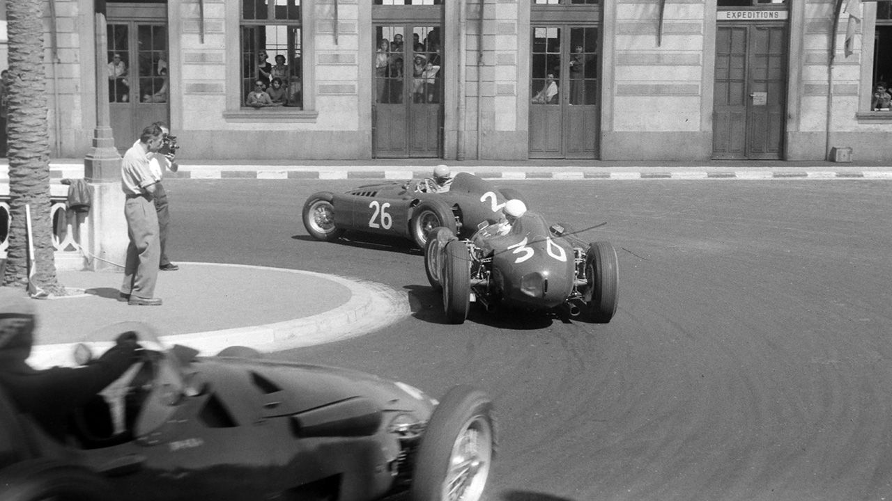 Ascari, Castellotti y Behra en la curva de la Estación