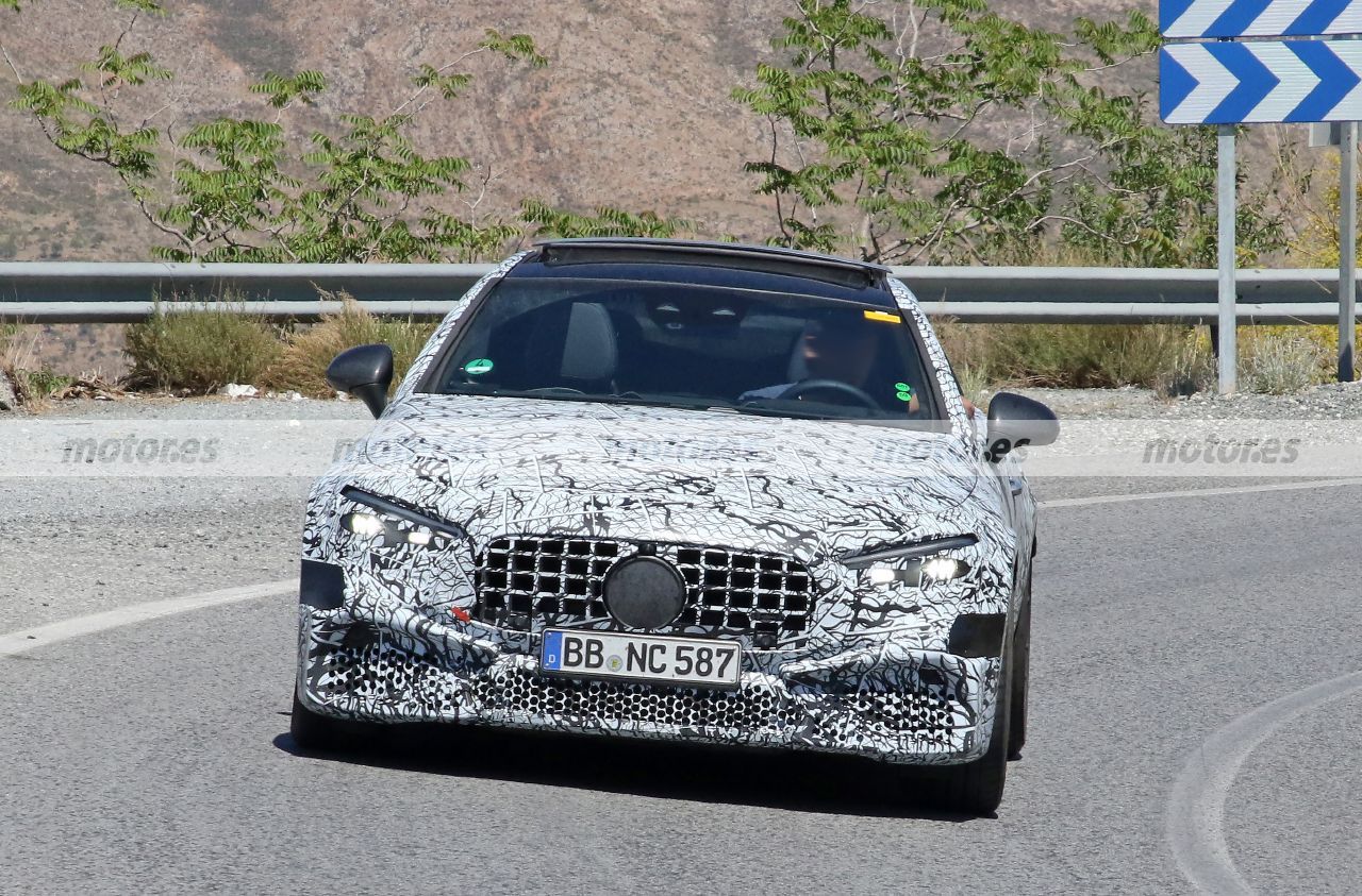 El nuevo Mercedes-AMG CLE 63 Coupé pasa directo de las pruebas de invierno a las de primavera destilando una imagen muy poderosa