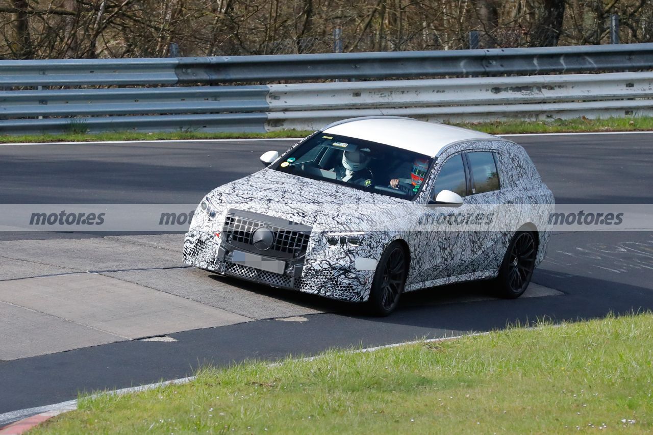 El nuevo Mercedes-AMG E 53 Berlina revela interesantes detalles en nuevas pruebas en Nürburgring junto al Estate