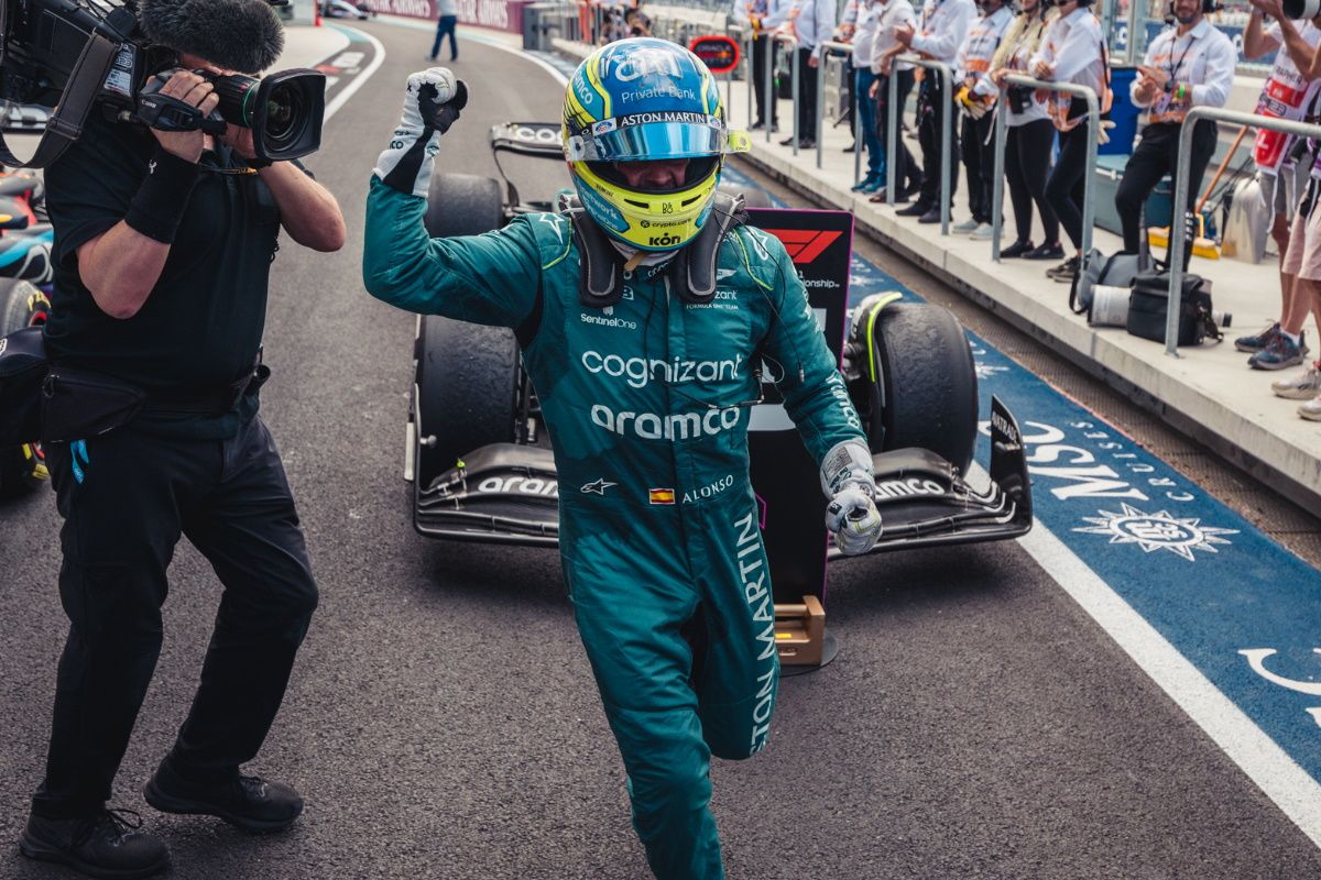 Juan Pablo Montoya opina sobre el rendimiento de Fernando Alonso: «No ha cambiado, tiene un coche mejor»