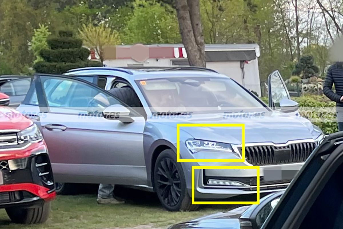 El nuevo Skoda Superb Combi 2023 se revela en una interesante foto espía, el familiar checo cazado al desnudo