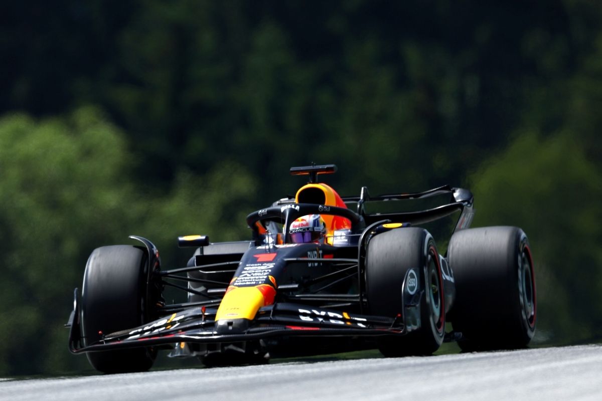 Ni los comisarios pueden con Max Verstappen, que saldrá desde la pole el domingo