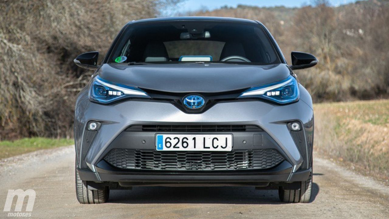 5.000 € de descuento y etiqueta ECO, el SUV híbrido de Toyota más vendido es un chollo, pero date prisa, pronto subirá de precio