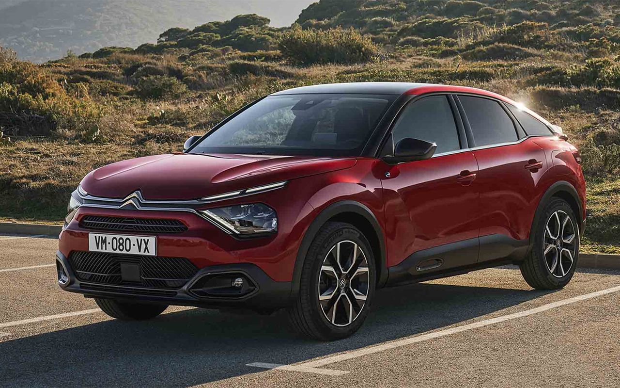 El Citroën ë-C4 con hasta 414 km de autonomía ya tiene precio, se pone a la venta la nueva versión con batería de 54 kWh