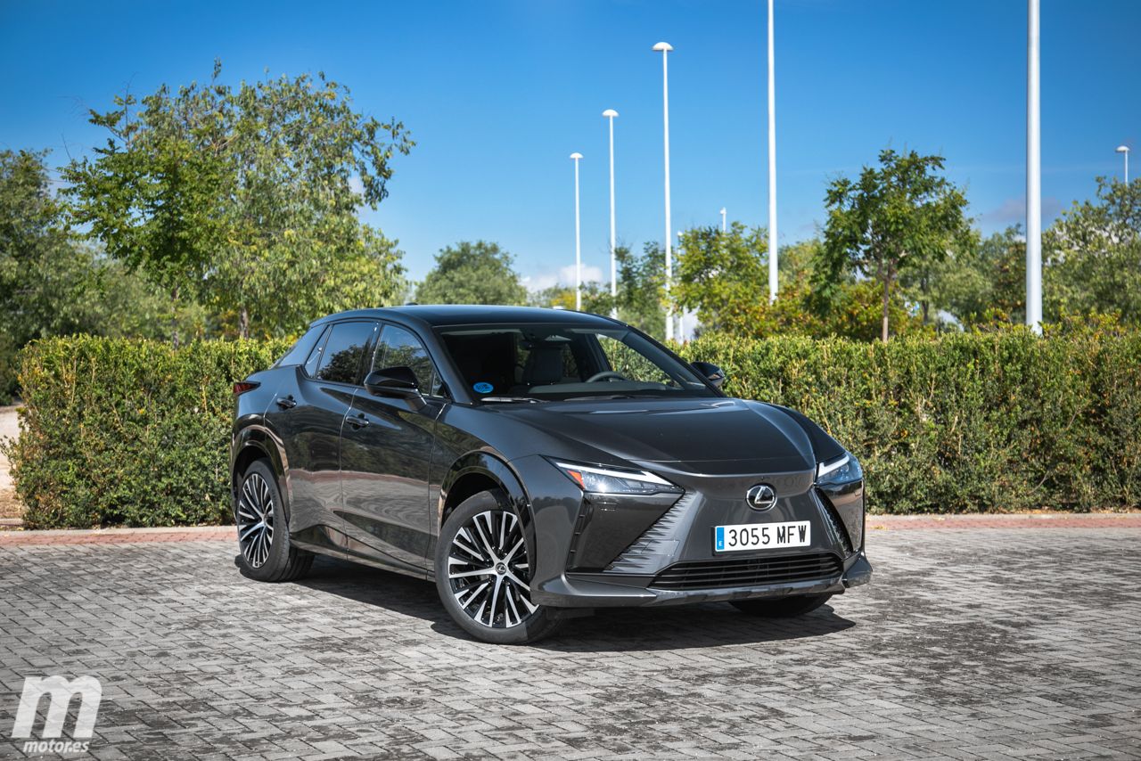 Prueba Lexus RZ 450e, más coche que eléctrico