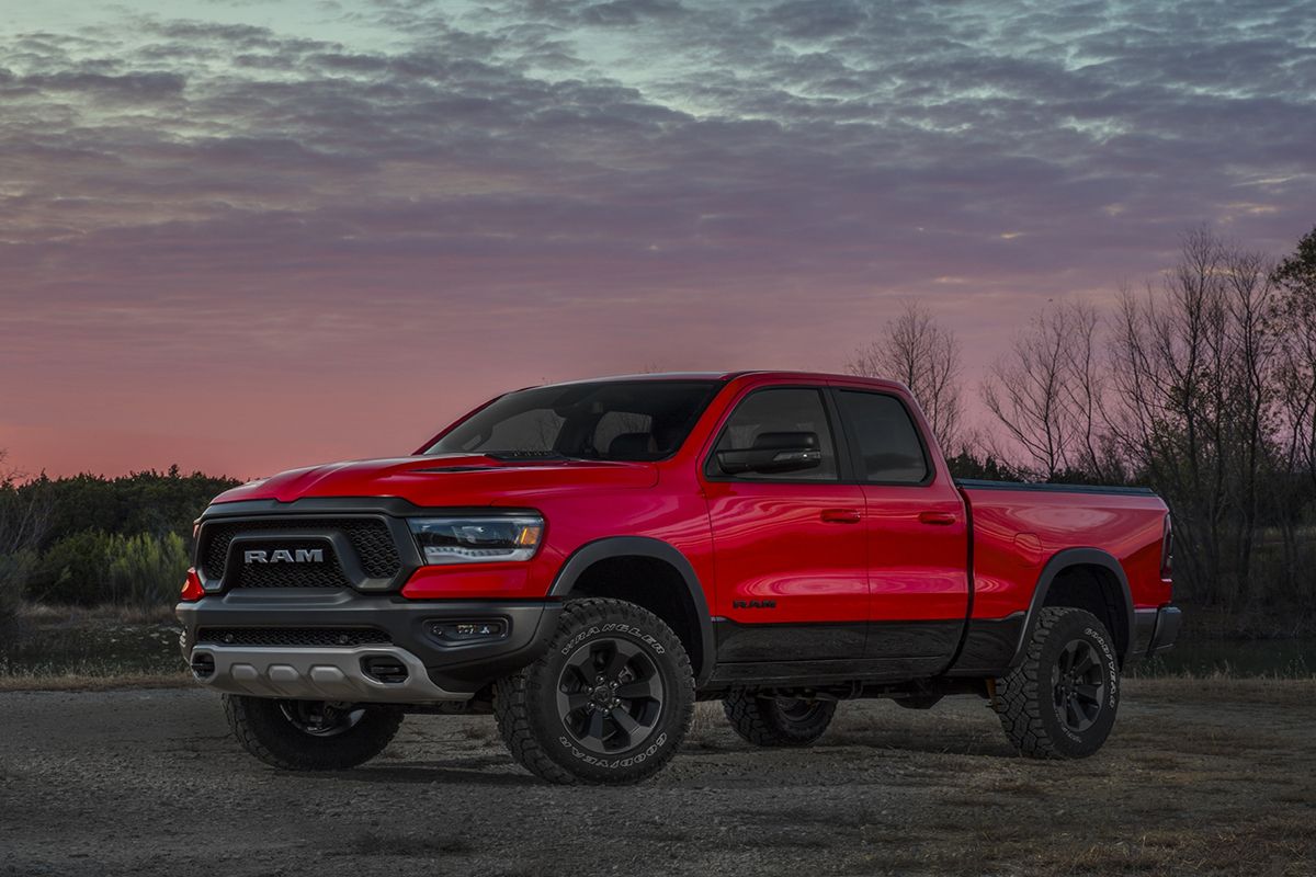 El RAM 1500 estrena una nueva versión de gasolina MHEV con más de 300 CV y tan «eficiente» como el diésel